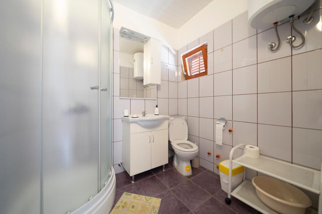 Studio Apartman Ema Gornji Karin Zewnętrze zdjęcie